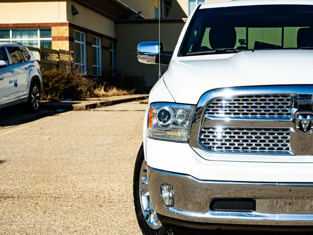 2018 Ram 1500 Laramie 5.7L HEMI | Premium Sound System - Photo 6