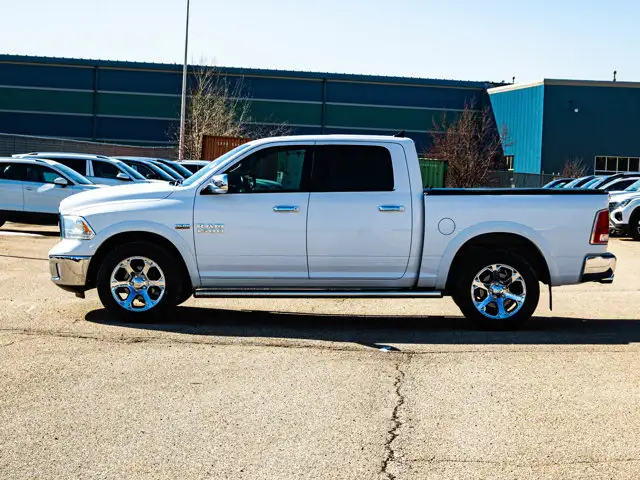 2018 Ram 1500 Laramie 5.7L HEMI | Premium Sound System - Photo 10