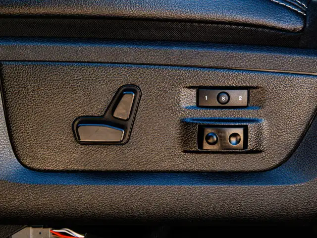 2018 Ram 1500 Laramie 5.7L HEMI | Premium Sound System - Photo 19