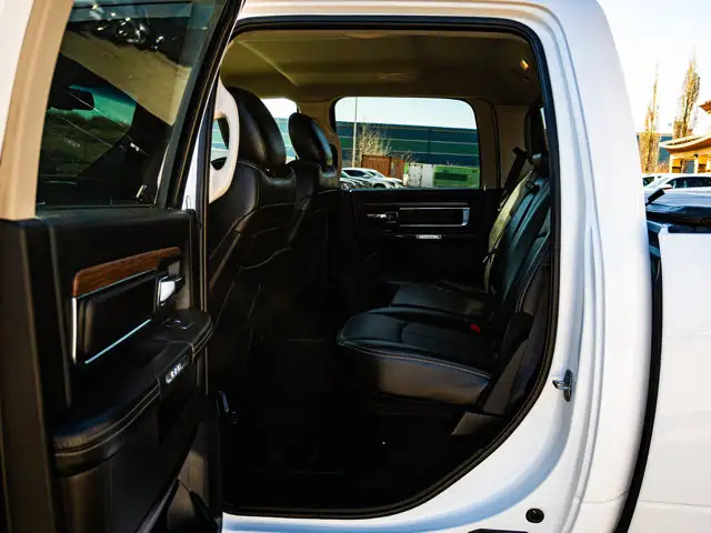 2018 Ram 1500 Laramie 5.7L HEMI | Premium Sound System - Photo 29