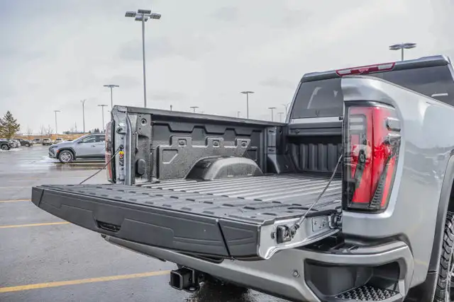 2026 GMC Sierra 3500HD AT4 - Photo 8