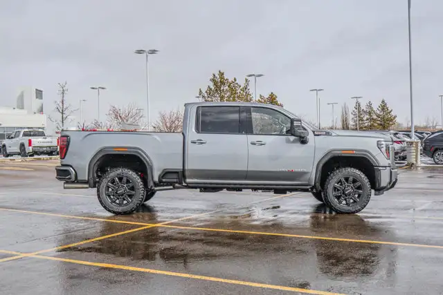 2026 GMC Sierra 3500HD AT4 - Photo 10