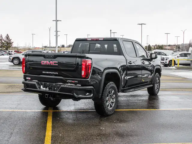 2026 GMC Sierra 1500 AT4X - Photo 9