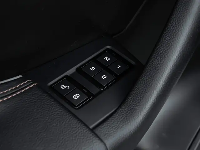 2019 Jaguar F-Pace 20D|PRESTIGE PKG|NAV|PANOROOF|B.SPOT|LOADED|G - Photo 14