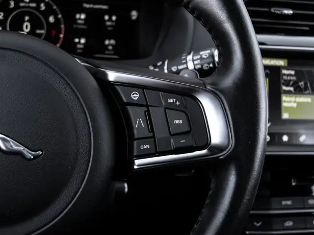 2019 Jaguar F-Pace 20D|PRESTIGE PKG|NAV|PANOROOF|B.SPOT|LOADED|G - Photo 17