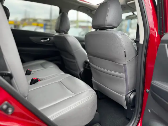 2015 NISSAN ROGUE - Photo 11