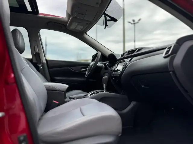 2015 NISSAN ROGUE - Photo 12