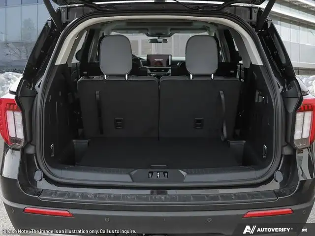 2026 Ford Explorer Active - Photo 8