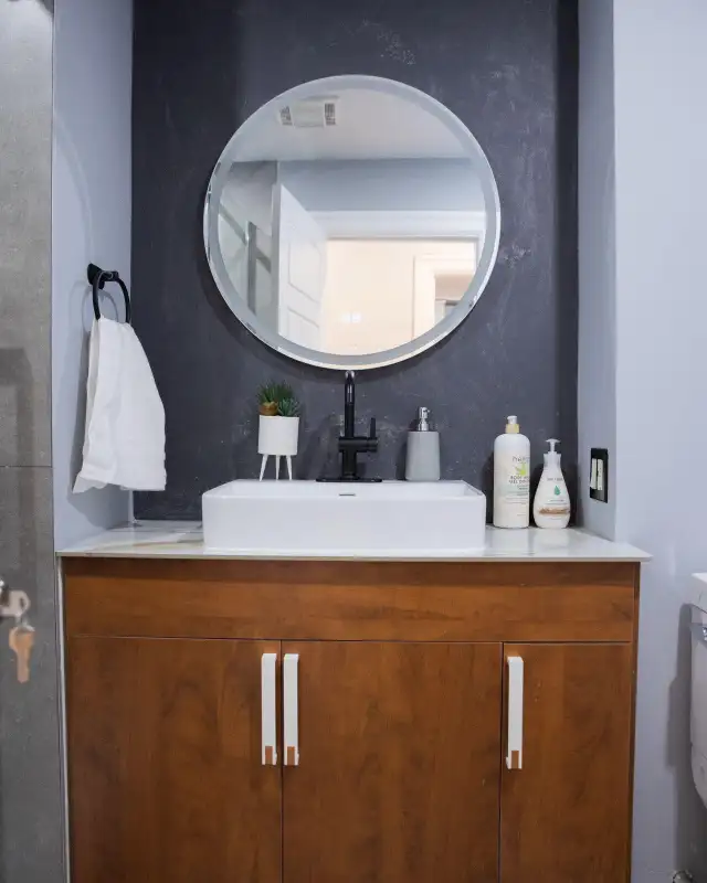 room available for May 1st - Photo 5