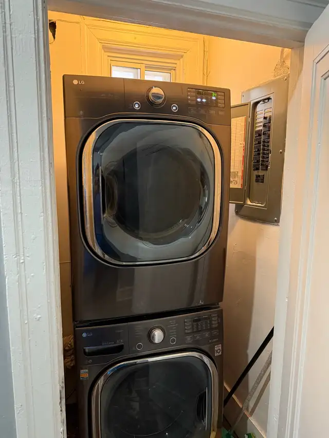 room available for May 1st - Photo 6