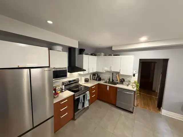 room available for May 1st - Photo 7