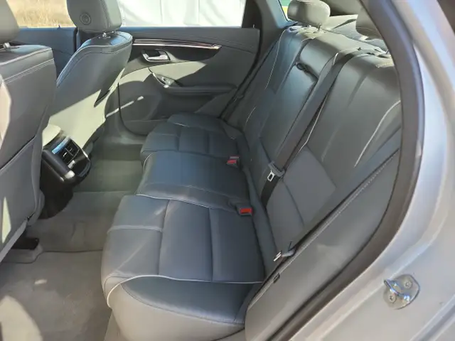 2017 Chevrolet Impala - Photo 17