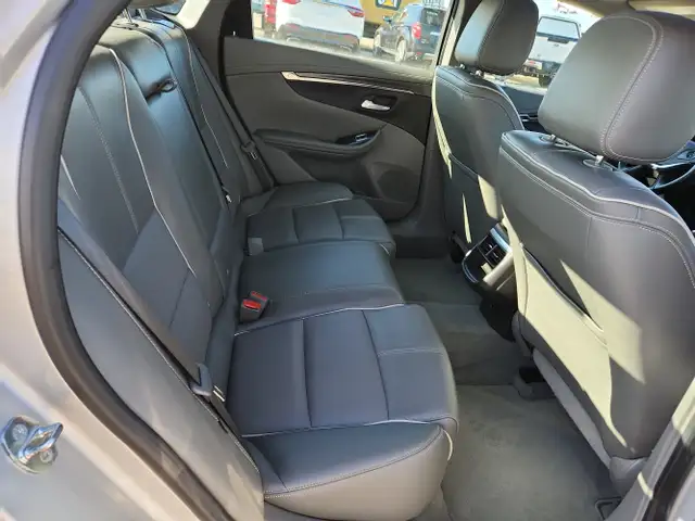 2017 Chevrolet Impala - Photo 18
