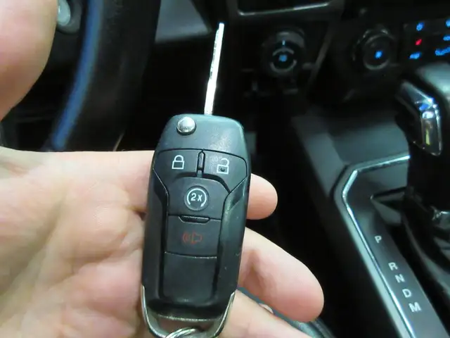 FORD F-150 2020 XLT V-8 5.0 LITRES COYOTE CUIR CHAUFFANT TOIT PA - Photo 18