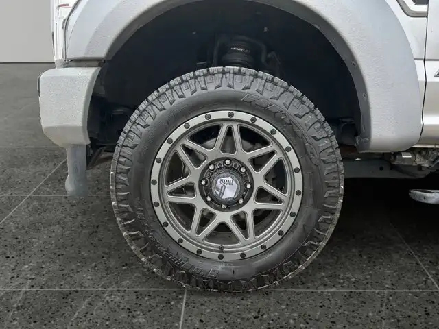 2020 Ford Super Duty F-350 SRW Platinum / 4WD - Photo 11