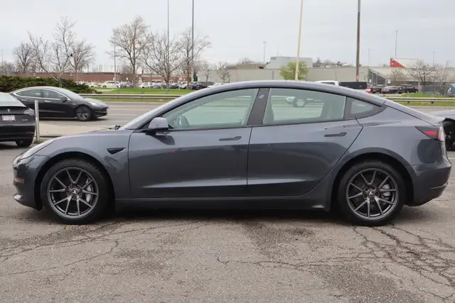2022 Tesla Model 3 - Photo 4