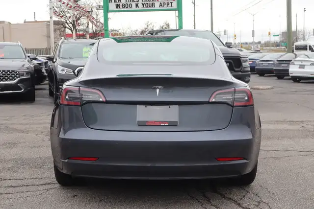 2022 Tesla Model 3 - Photo 6