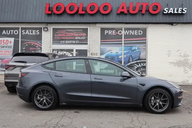 2022 Tesla Model 3 - Photo 8