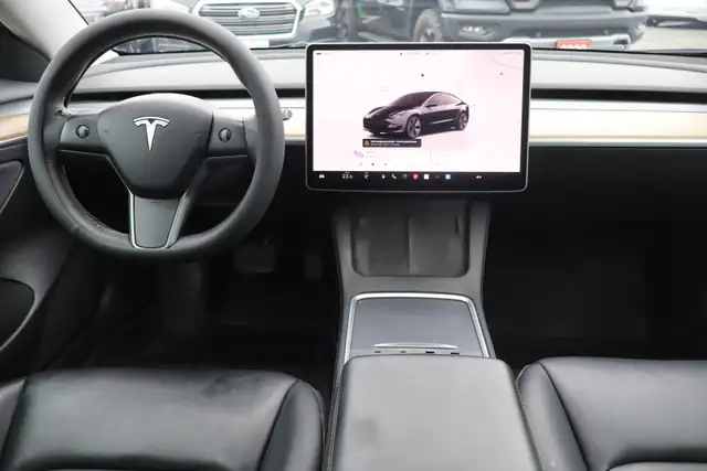 2022 Tesla Model 3 - Photo 11