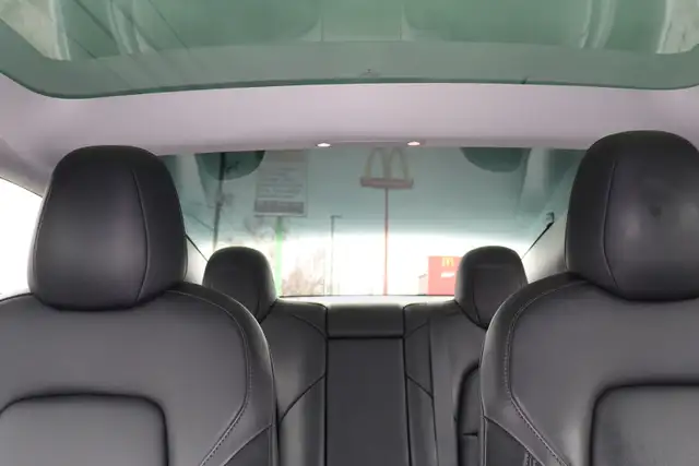 2022 Tesla Model 3 - Photo 26