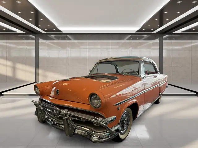 1954 Ford Crestline Skyliner - Photo 2