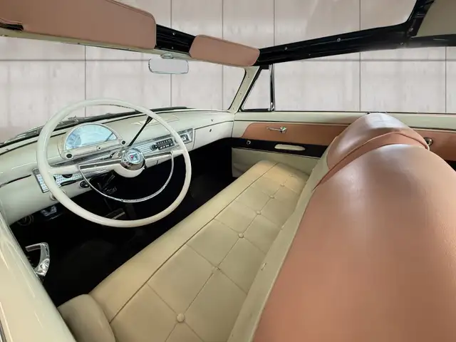 1954 Ford Crestline Skyliner - Photo 4