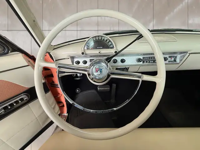 1954 Ford Crestline Skyliner - Photo 6