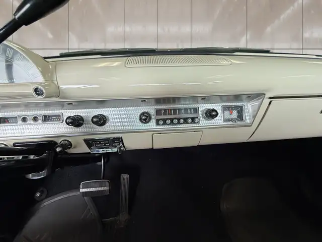 1954 Ford Crestline Skyliner - Photo 7