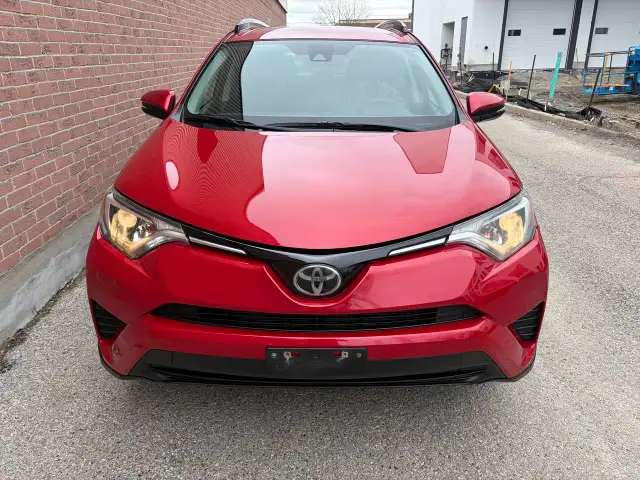 2017 Toyota RAV4 LE - Photo 8