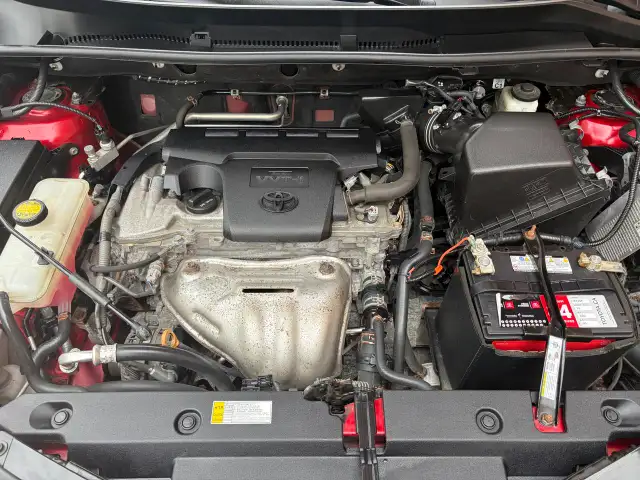 2017 Toyota RAV4 LE - Photo 16