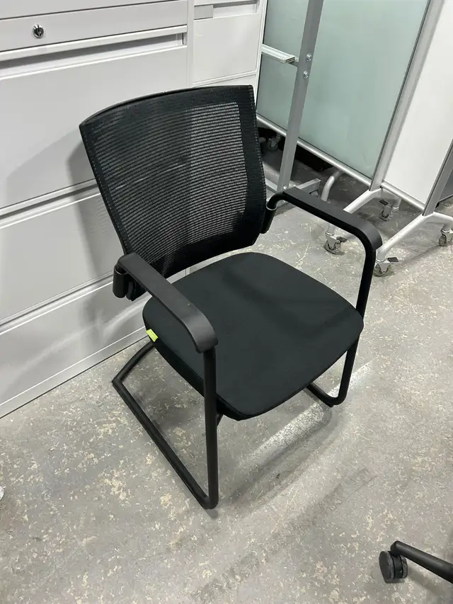 Freeway Visitor Chair – Comfortable Guest Seating! - Photo 2