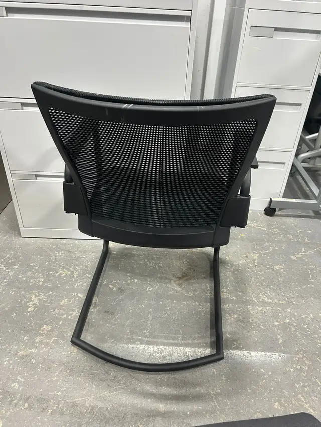 Freeway Visitor Chair – Comfortable Guest Seating! - Photo 3