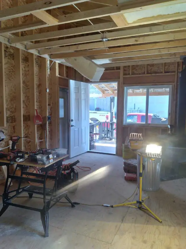 Professional Handy-Man Services Available - Photo 5