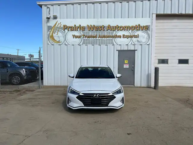 2019 Hyundai Elantra Preferred | No Accident | Reverse Camera - Photo 2