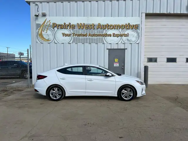 2019 Hyundai Elantra Preferred | No Accident | Reverse Camera - Photo 4