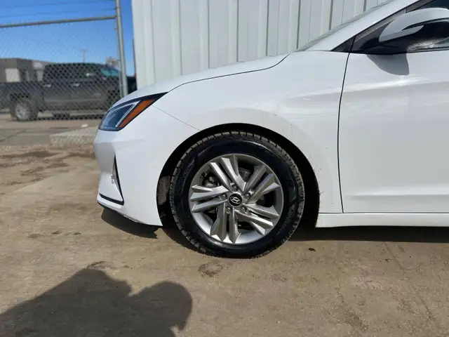 2019 Hyundai Elantra Preferred | No Accident | Reverse Camera - Photo 11