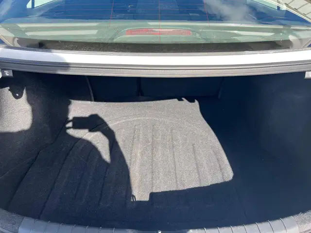 2019 Hyundai Elantra Preferred | No Accident | Reverse Camera - Photo 12