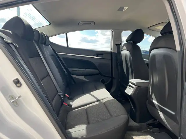 2019 Hyundai Elantra Preferred | No Accident | Reverse Camera - Photo 15