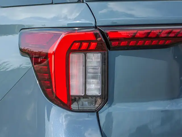 2026 Ford Explorer ST - Photo 12