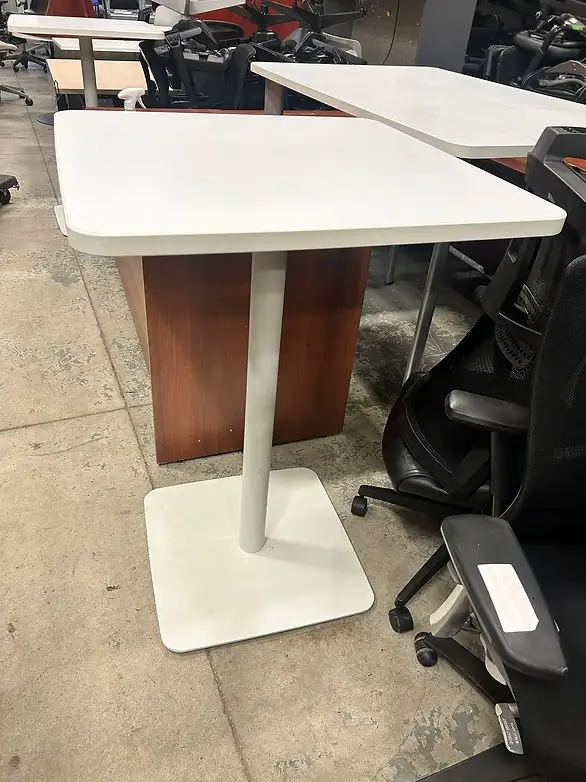 Bar Height Square Table-Excellent Condition-Call us! - Photo 2