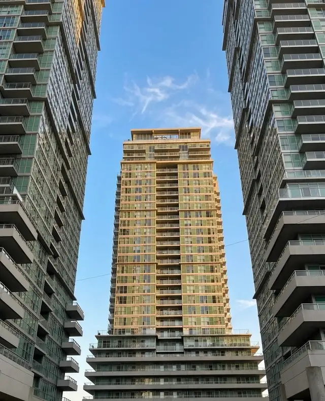 Signing Bonus: 1 Br/Bath | Parking | Locker | near STC