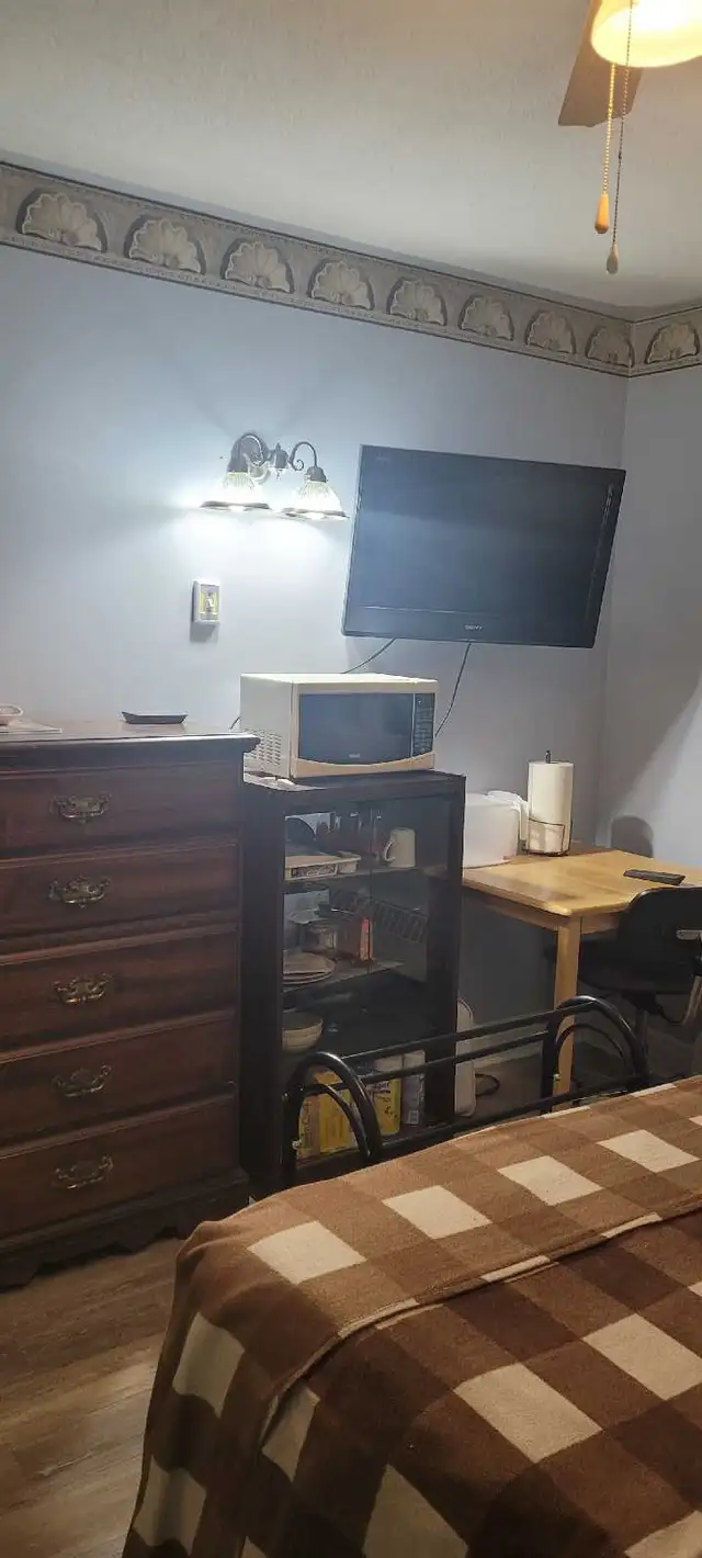 May 18th Room Available 15mins To DarlingtonOPG Plant - Photo 4