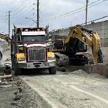 Hiring Dump Truck Drivers  /  Full-Time