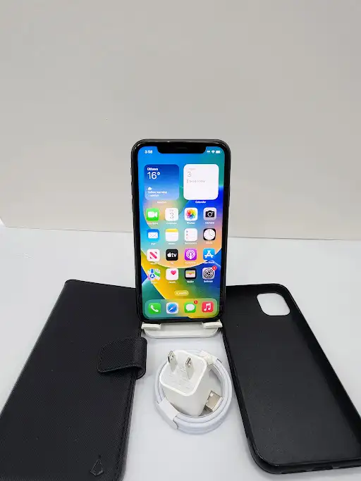 iPhone 11 64gb Black 90% 3 Months WarrantyW/ChargerW/ Cas - Photo 2