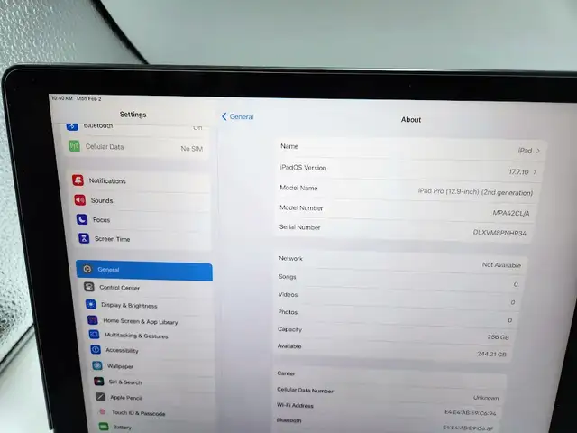 iPad Pro 12.9" 2nd Wifi/Lte 256gb 3 Months Warranty W/Charger - Photo 2