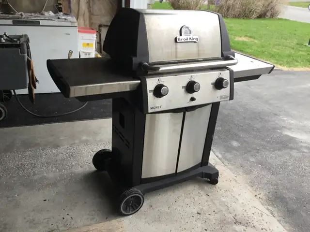 Broil King 3 Burner Propane BBQ$175