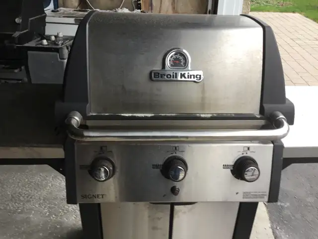 Broil King 3 Burner Propane BBQ$175 - Photo 7