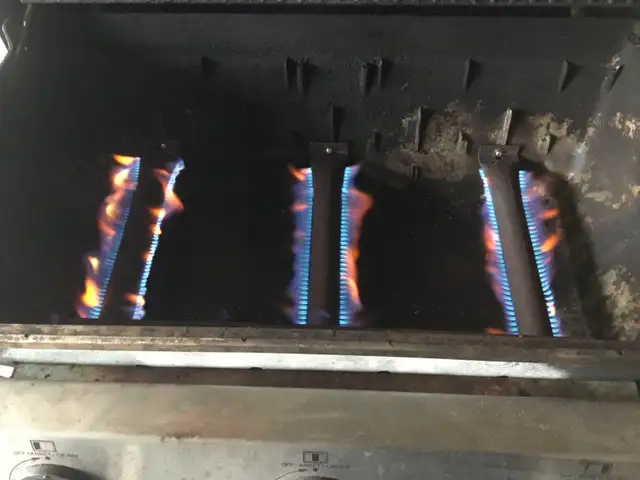 Broil King 3 Burner Propane BBQ$175 - Photo 8