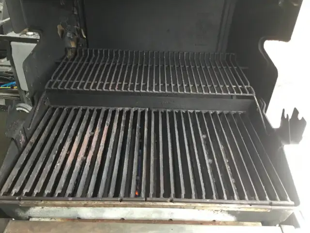 Broil King 3 Burner Propane BBQ$175 - Photo 10