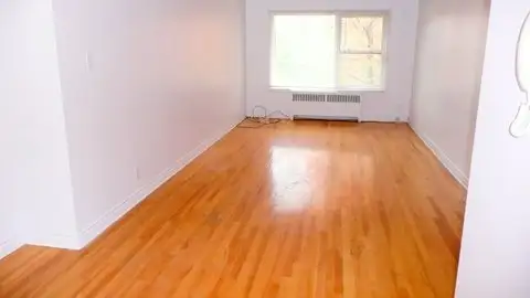 Beau très grand 3 ½  CDN, rue Kindersley, 1er juillet - Photo 5